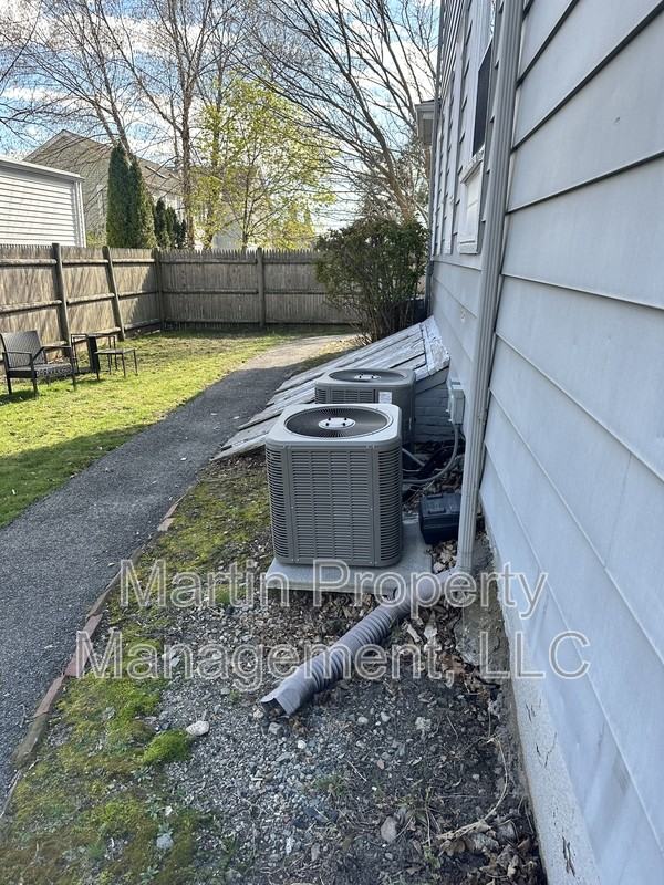 61 Church St - Photo 4 of 11