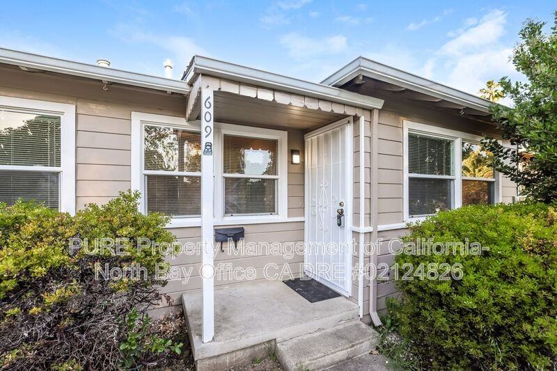 609 Bishop Dr - Photo 2 of 24