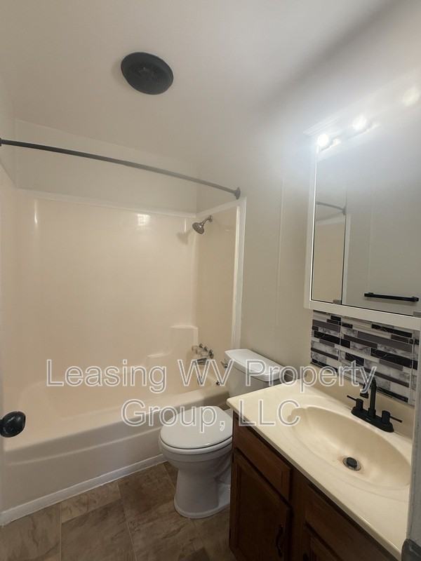 1 Surrey Dr - Photo 6 of 6