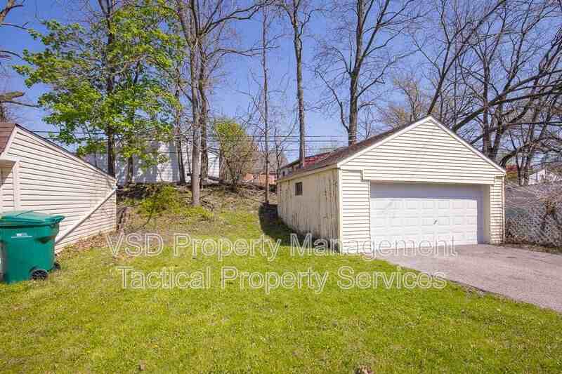 19101 Nitra Ave - Photo 5 of 25