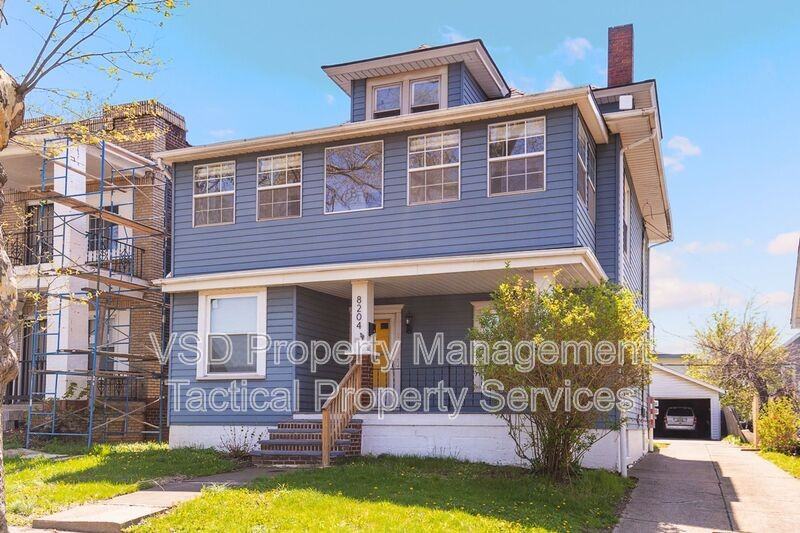 8204 Vineyard Ave #UP