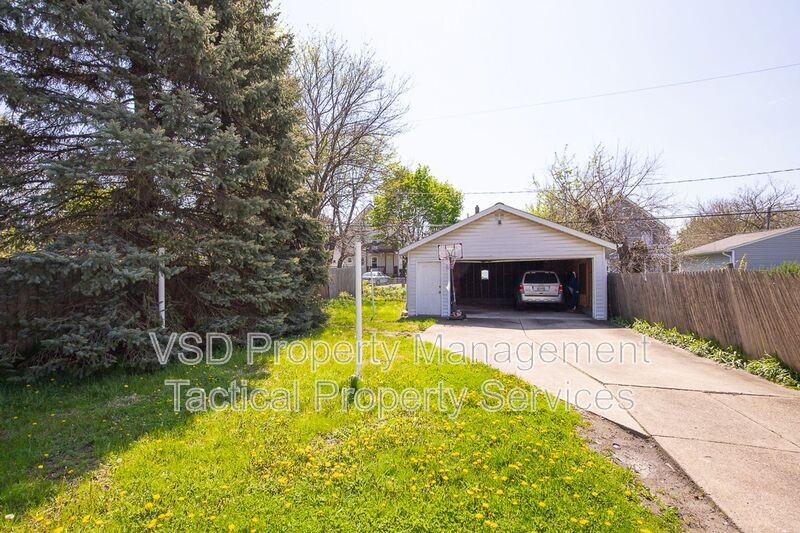 8204 Vineyard Ave #UP - Photo 4 of 24