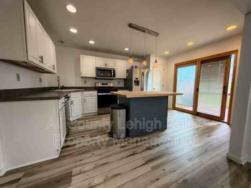 2879 Hope Ridge Dr - Photo 2 of 17