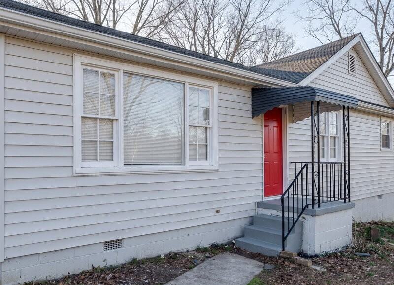 352 Adams St - Photo 3 of 23