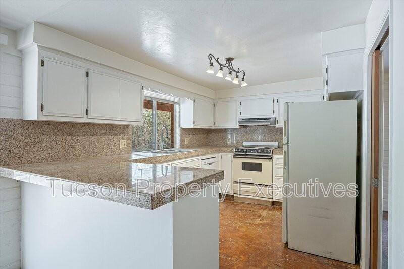 3534 N Palmer Dr - Photo 4 of 29