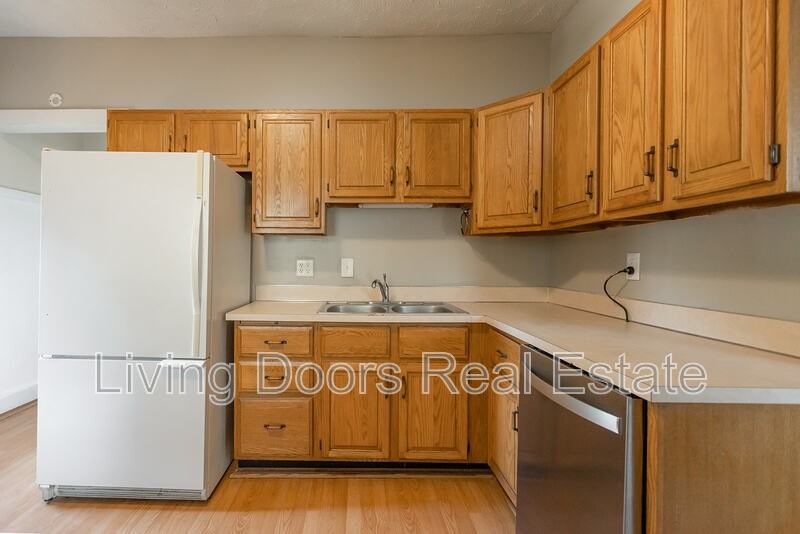 1529 N 24th St - Photo 7 of 43