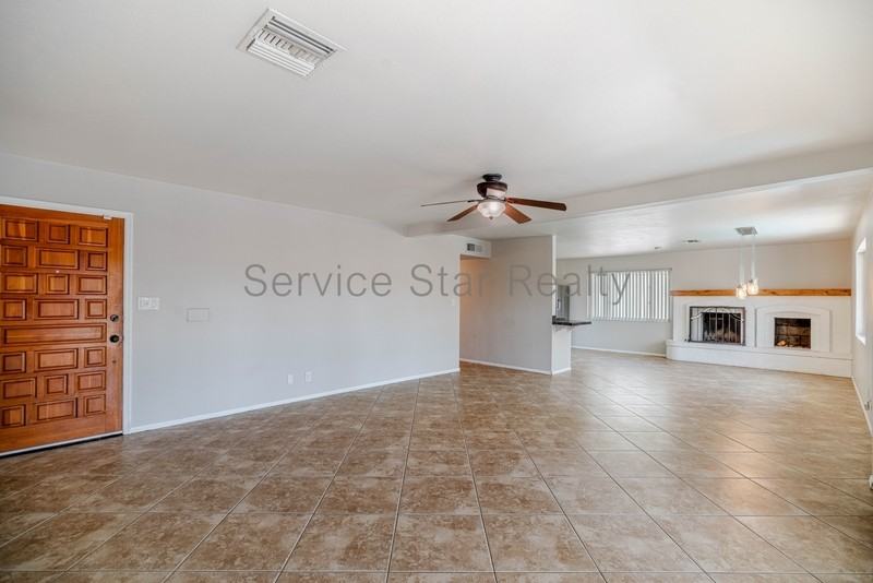 8301 E Indianola Ave - Photo 4 of 17