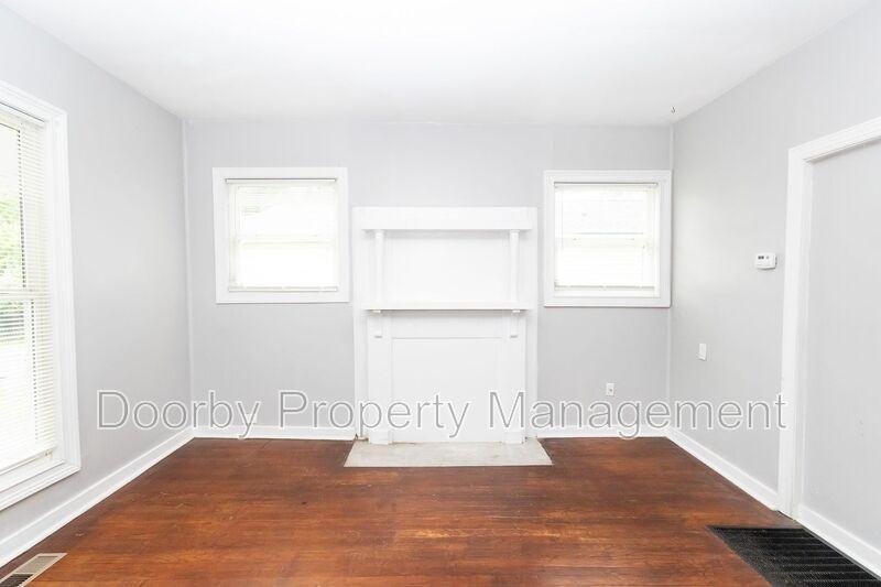 2009 Camden St - Photo 5 of 20