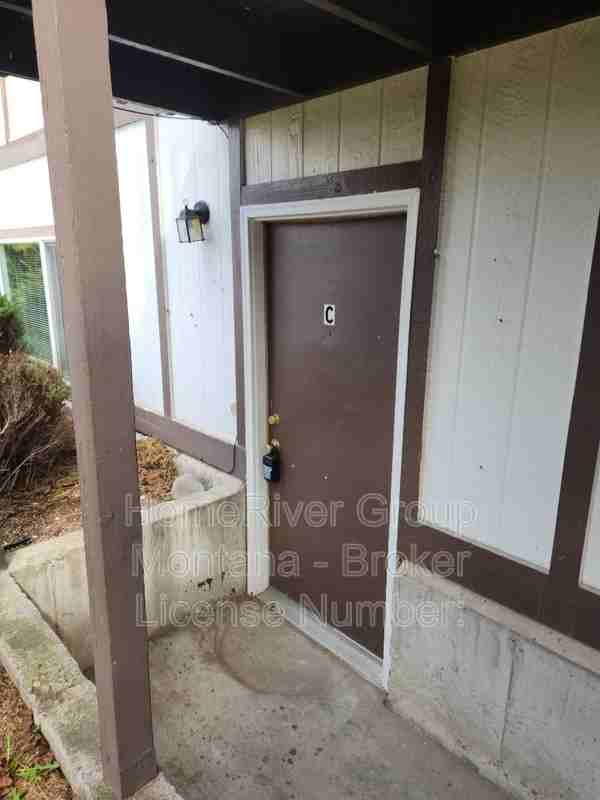 2131 S 4th St W #C - Photo 2 of 17