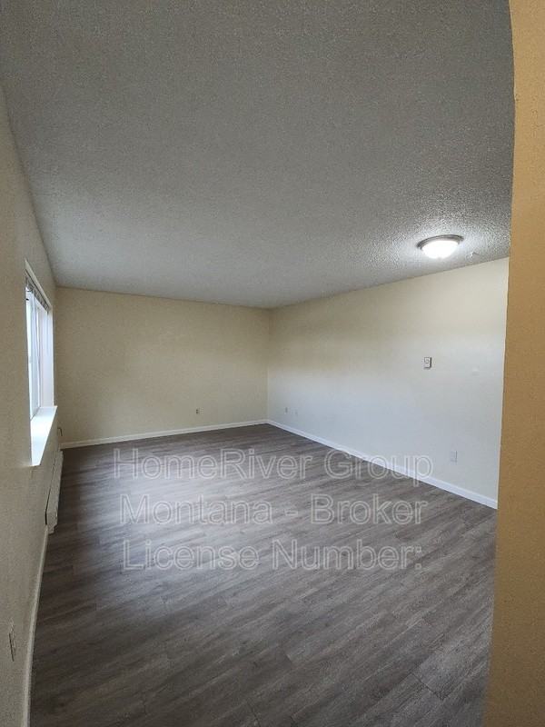 2131 S 4th St W #C - Photo 4 of 17