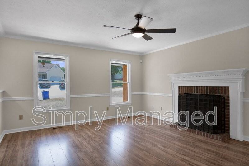 6764 Saint Julian Way - Photo 7 of 28