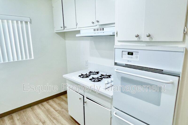 1750 Ventura Blvd Apt 1c - Photo 6 of 14