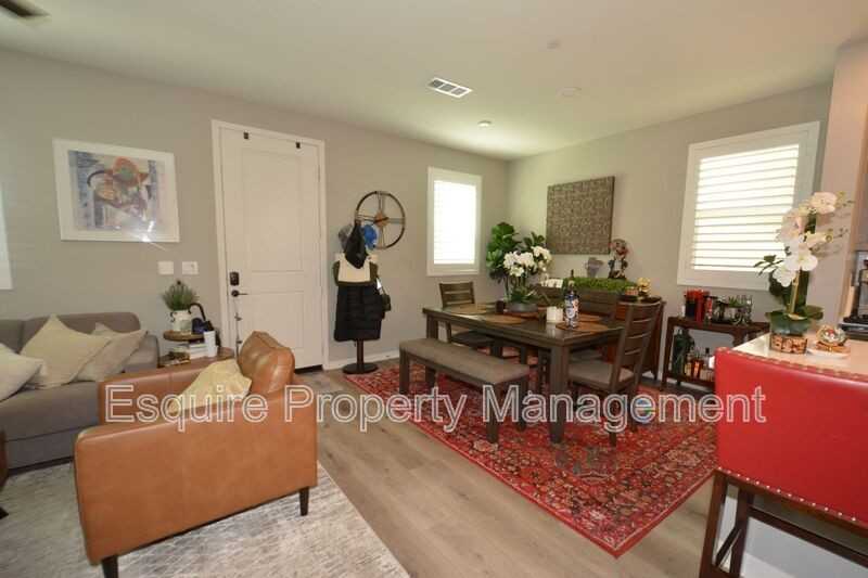 643 Winchester Dr - Photo 4 of 39