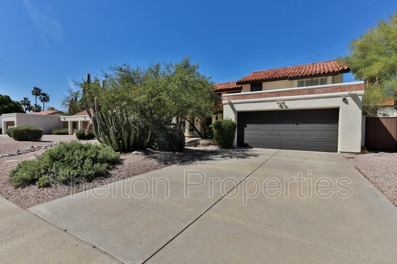 2708 E Leonora St - Photo 3 of 44