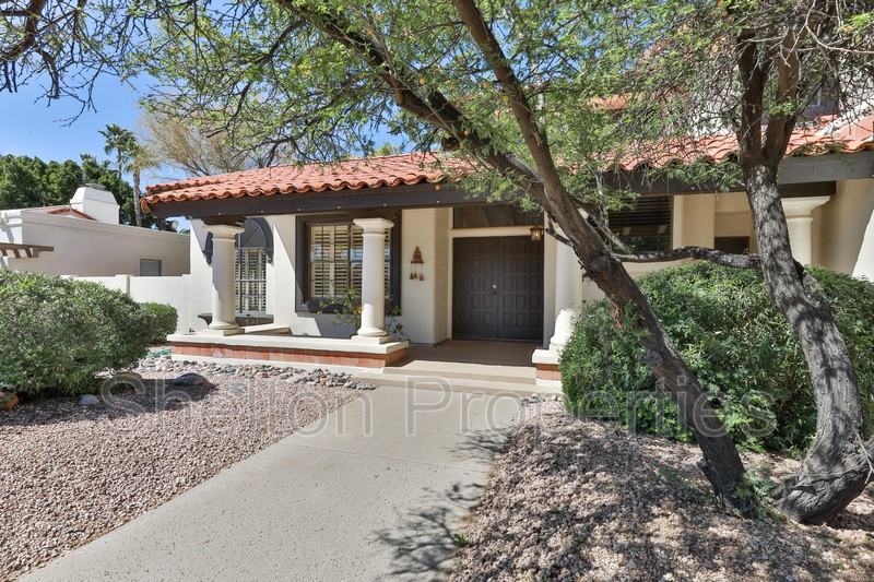 2708 E Leonora St - Photo 4 of 44