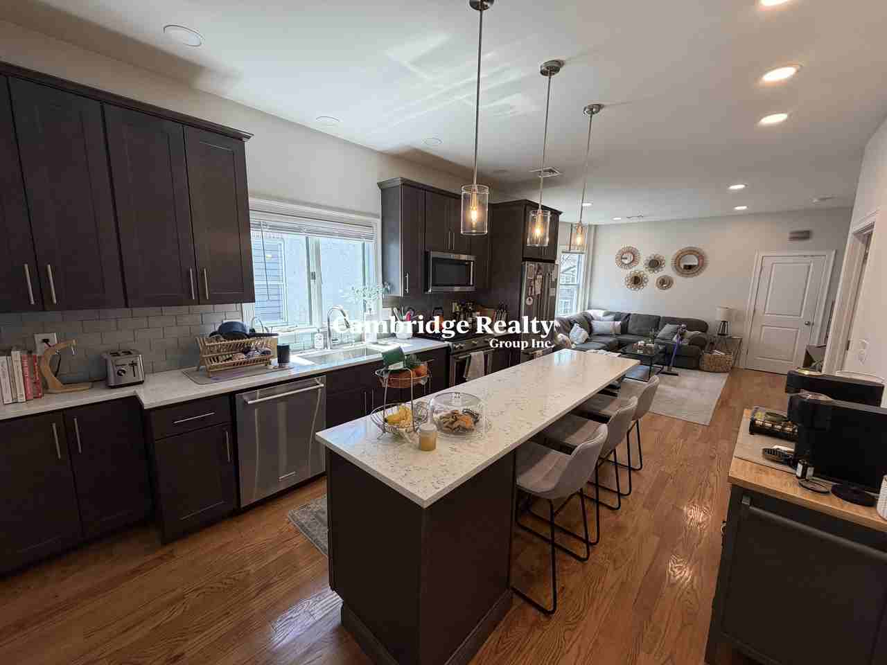 440 Windsor St #2 - Photo 3 of 18