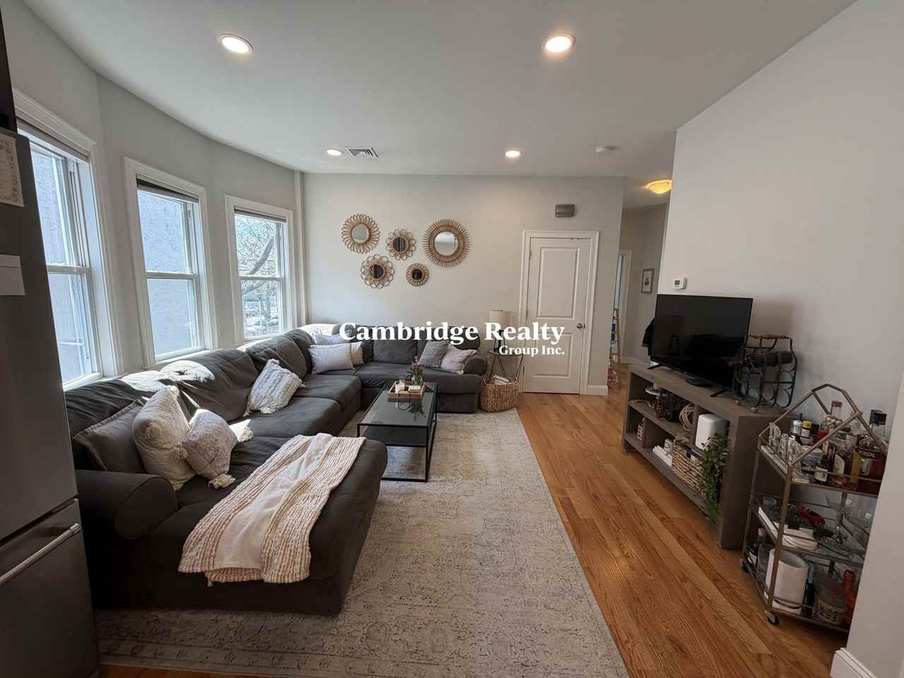 440 Windsor St #2 - Photo 5 of 18
