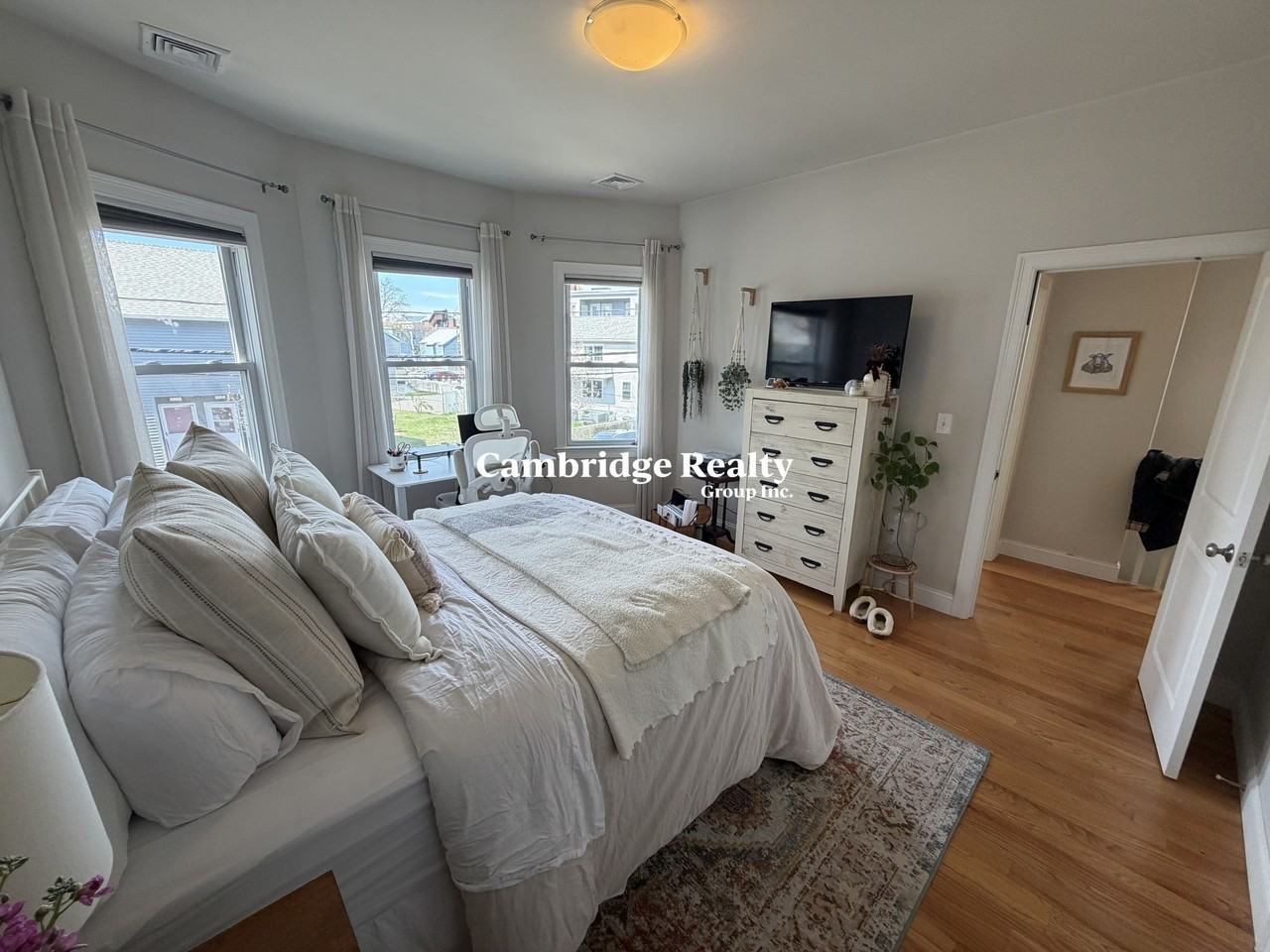 440 Windsor St #2 - Photo 7 of 18