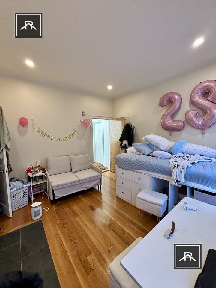 903A Beacon St #6A - Photo 2 of 2