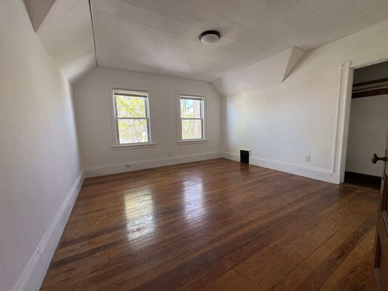 582 Cambridge St #4 - Photo 3 of 7