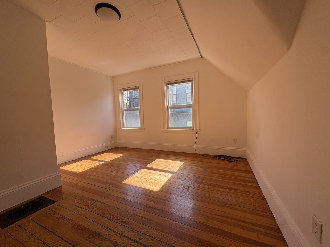 582 Cambridge St #4 - Photo 5 of 7