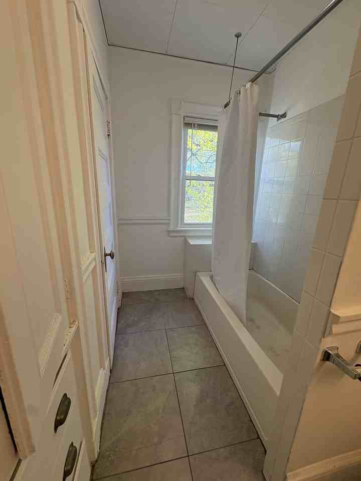 582 Cambridge St #4 - Photo 6 of 7