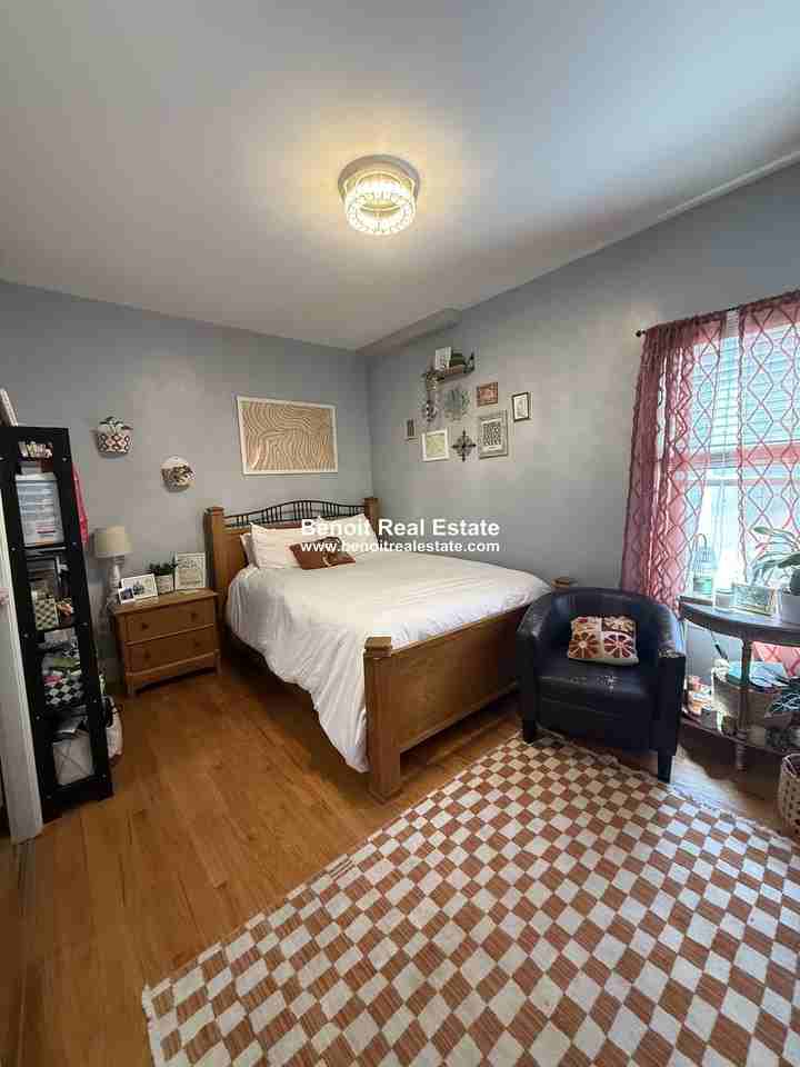 Trull St - Photo 5 of 16