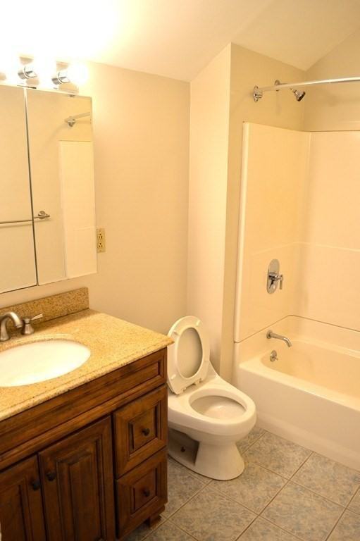 25 Mcbride St #3 - Photo 4 of 7