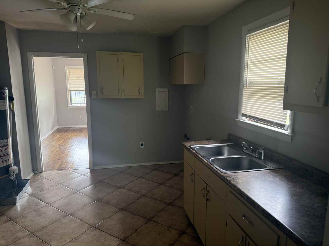 1347 Stonewall St #NA - Photo 3 of 8