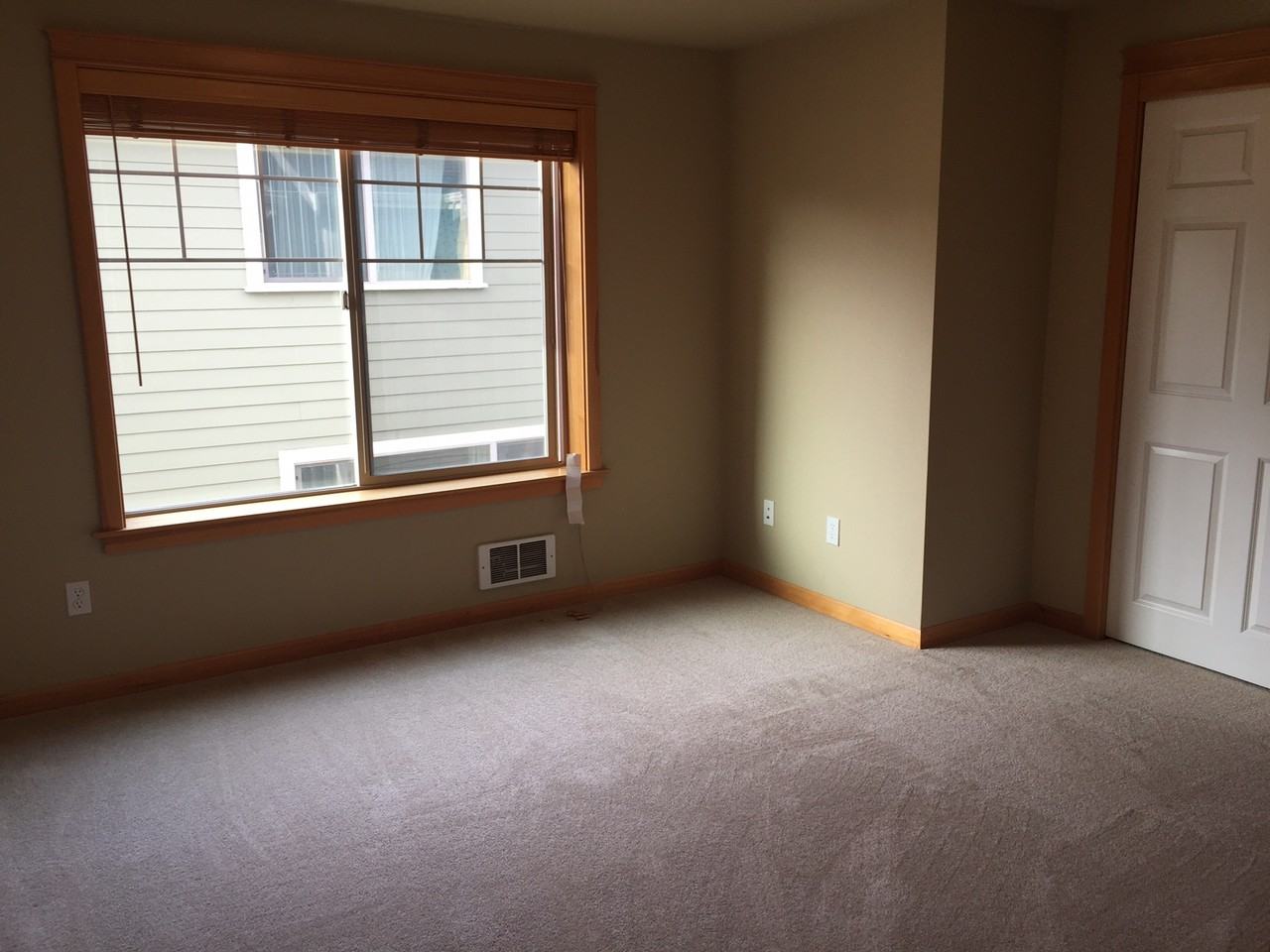 320 25th Ave S #B - Photo 7 of 13