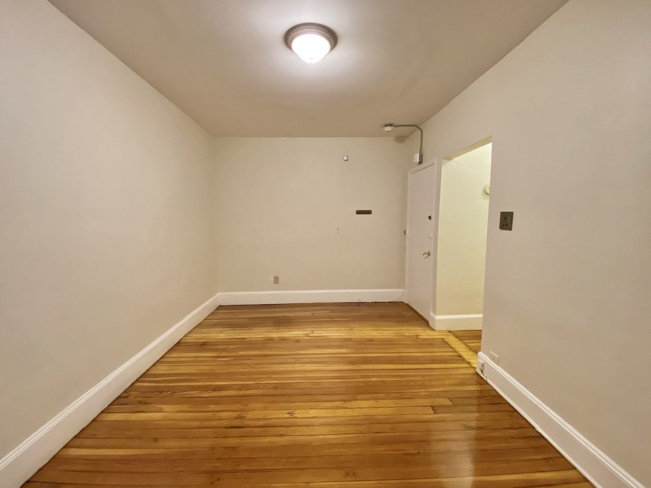 132 Oxford St #1A - Photo 5 of 11