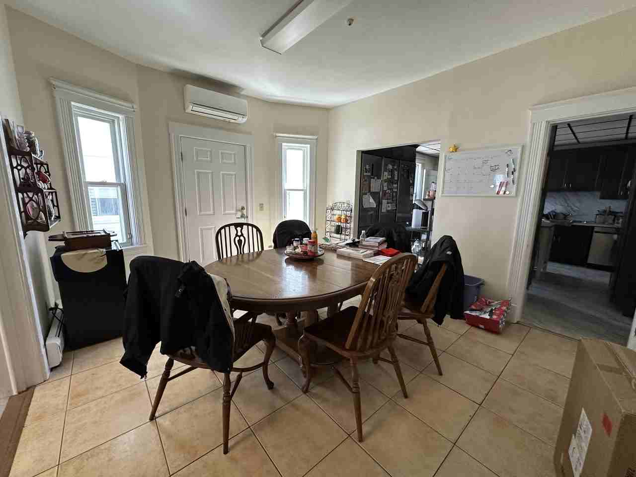 899 Hancock St - Photo 5 of 30