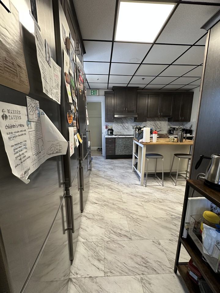 899 Hancock St - Photo 6 of 30