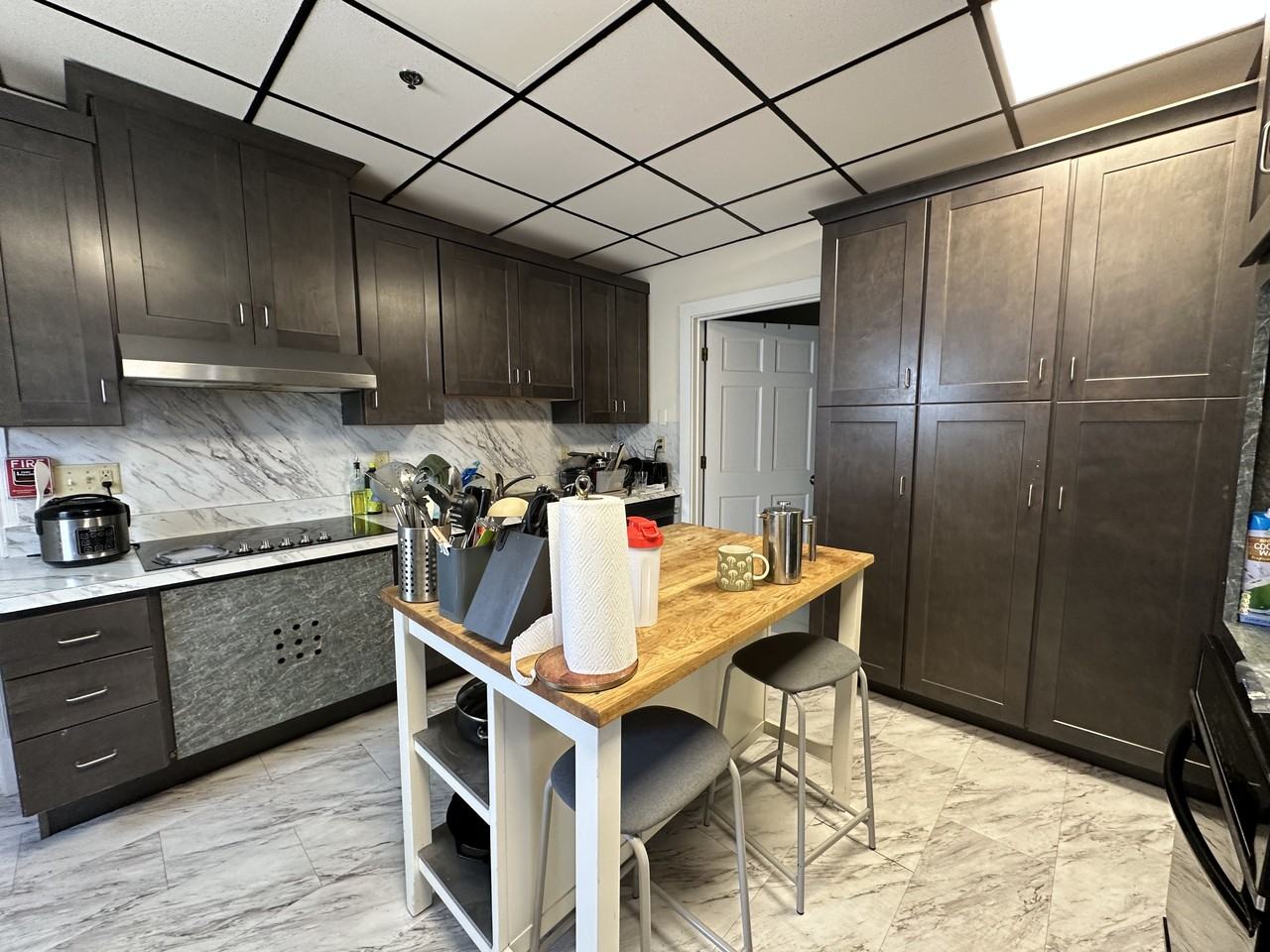 899 Hancock St - Photo 7 of 30