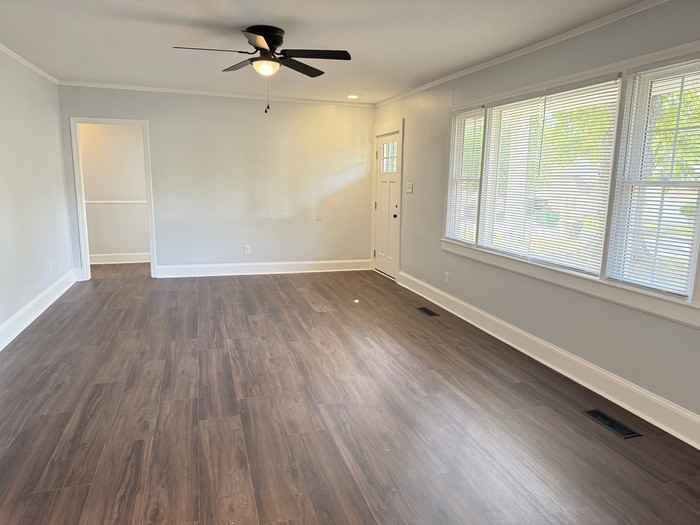 1132 Hipp Rd - Photo 4 of 22