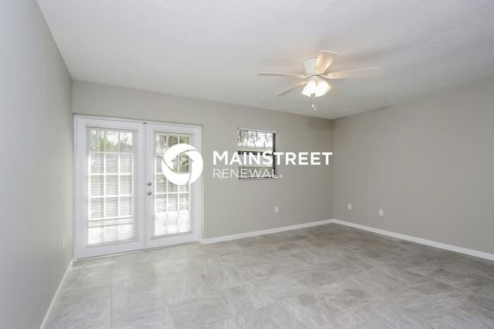 816 65th Ave W - Photo 4 of 16