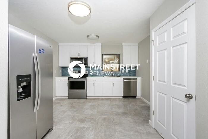 816 65th Ave W - Photo 7 of 16