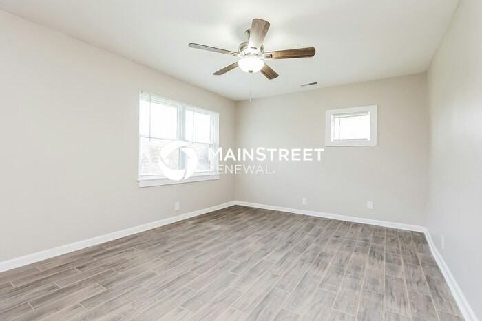 226 Grandview Dr - Photo 2 of 17