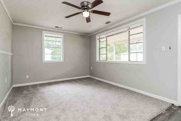 229 Dogwood Ave - Photo 4 of 14