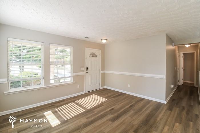5601 Sable Way - Photo 7 of 15