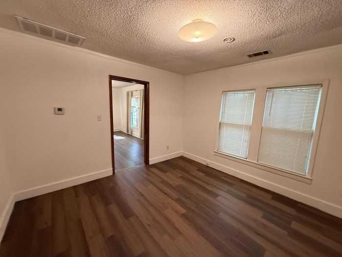 1233 Elm Ave #A - Photo 4 of 16