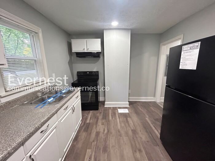 2175 Pansy St Nw - Photo 7 of 24