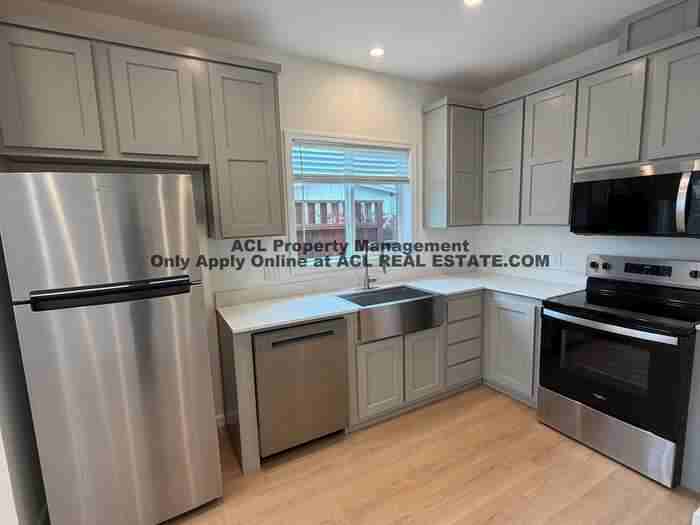 1327 Russell Way - Photo 5 of 22