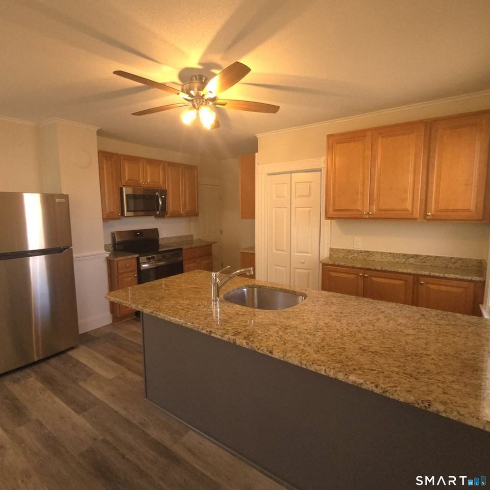 27 Maple St #27 - Photo 7 of 20