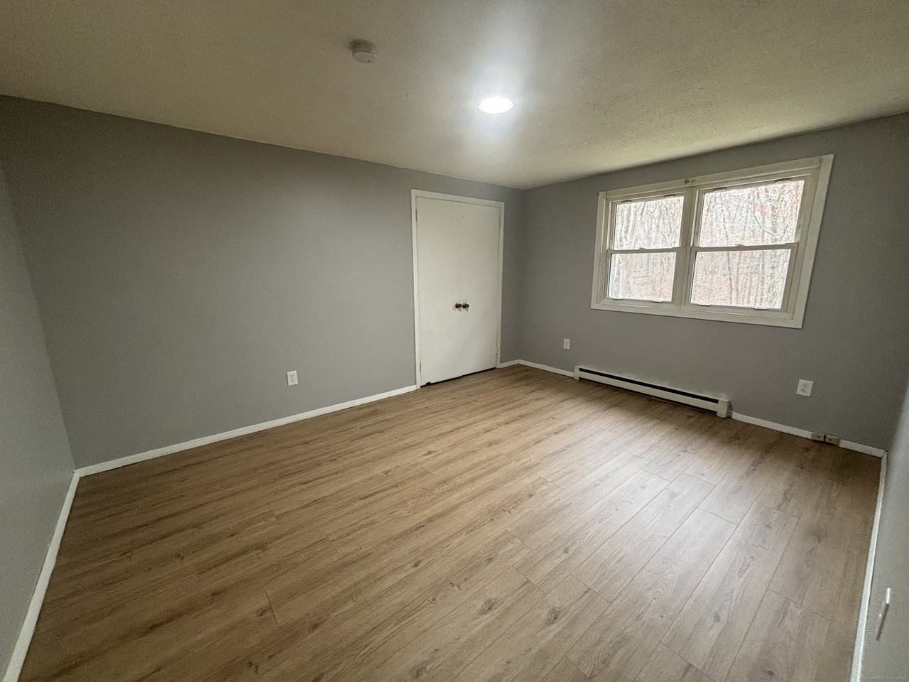 9 White Oak Rd #D - Photo 5 of 11