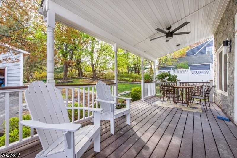 305 Quaker Church Rd - Photo 4 of 20