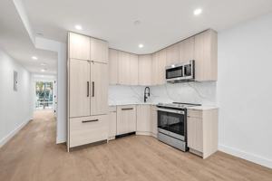 featured image of 18 E 13th St #4