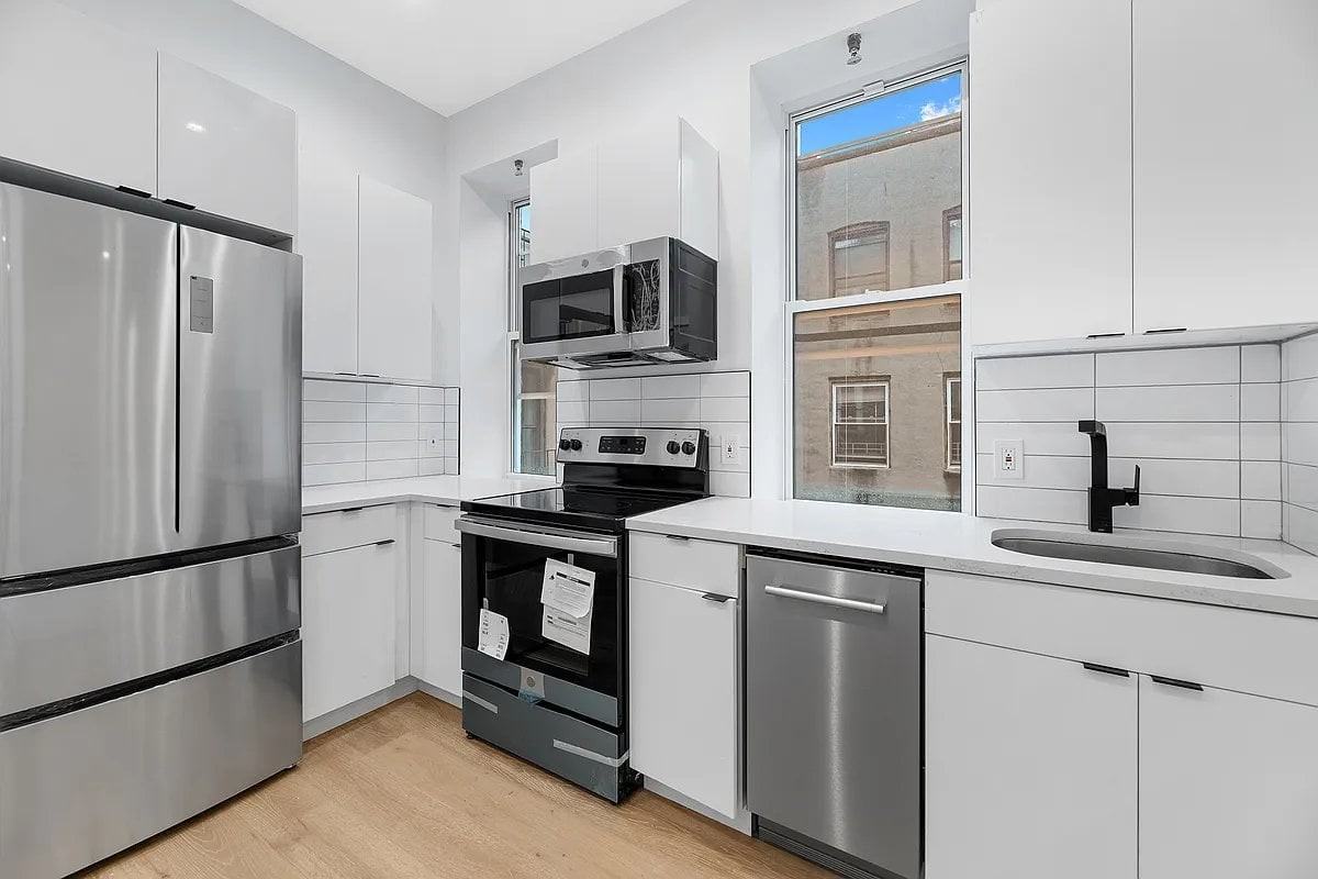 155 Rivington St #6 - Photo 4 of 10