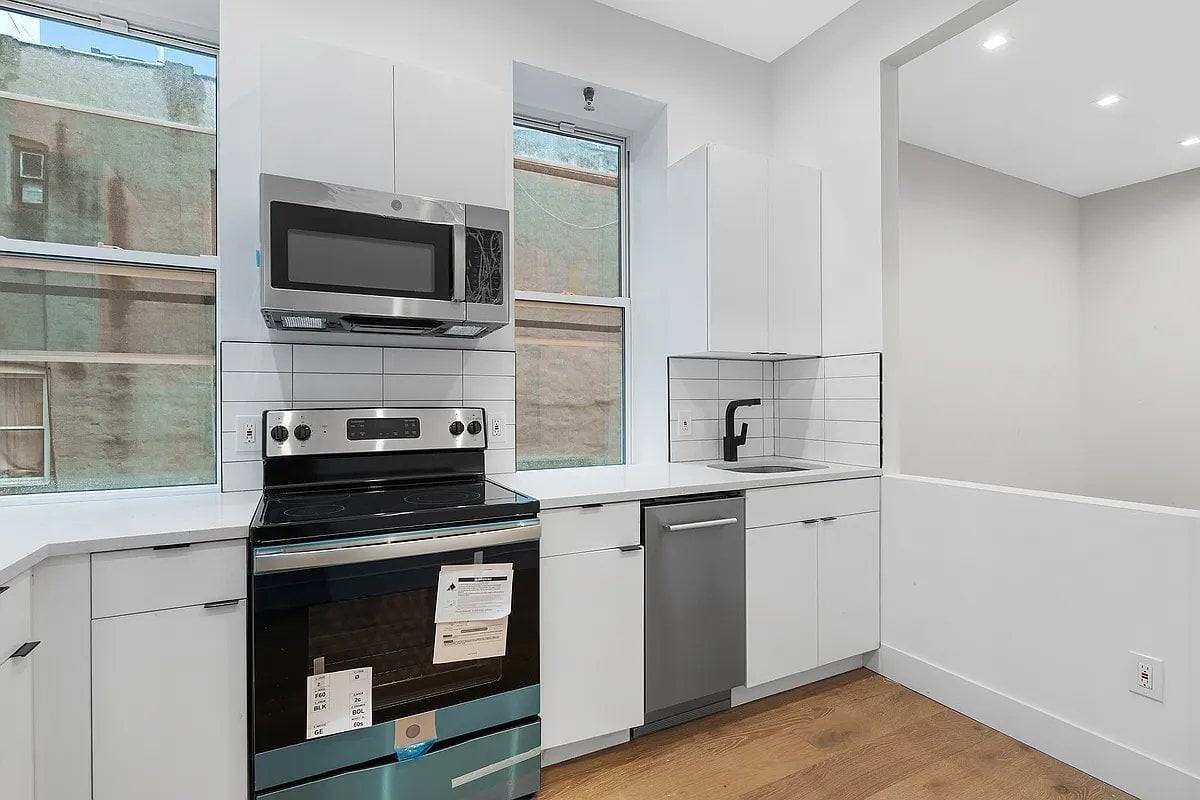 155 Rivington St #6 - Photo 5 of 10
