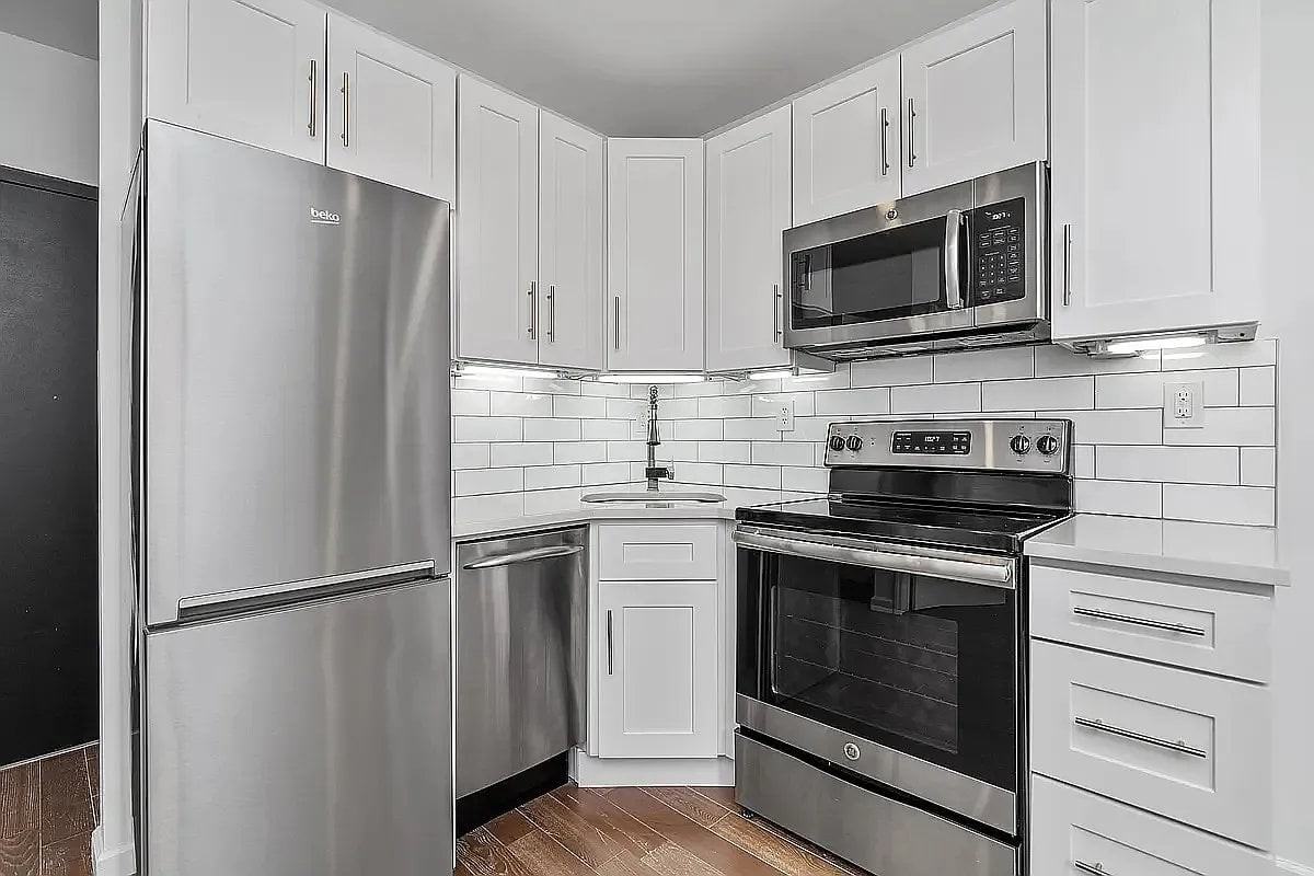 101 Stanton St #3 - Photo 4 of 6